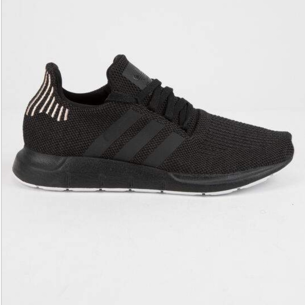 Adidas Swift Run Core Black & Carbon Shoe